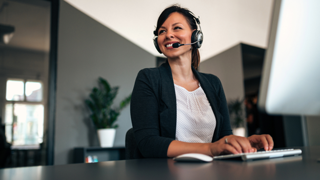 Young Woman working on the phone for a pay-per-call strategy